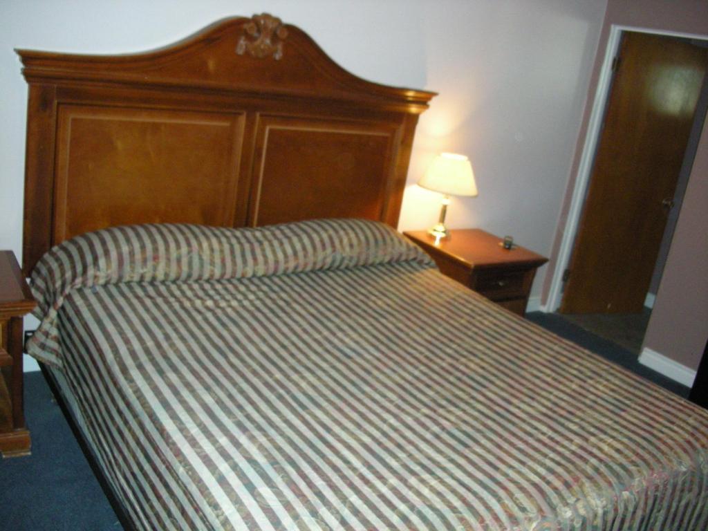 Cache Creek Inn Room photo