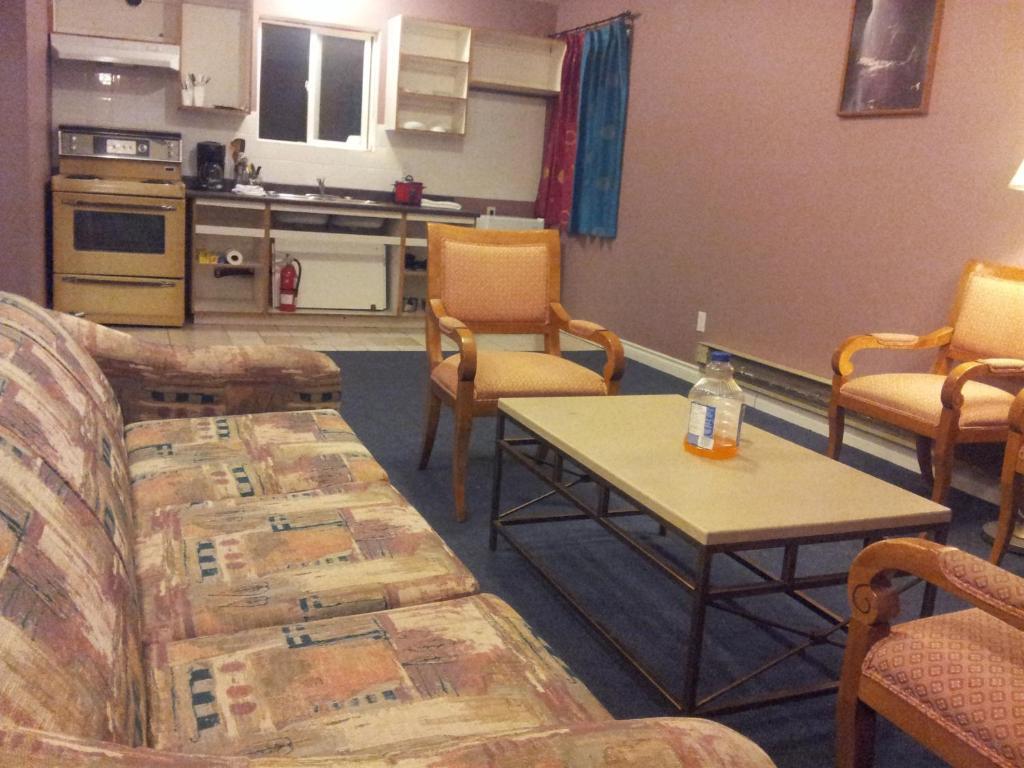 Cache Creek Inn Room photo