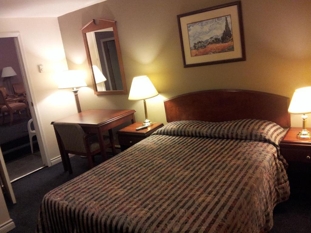 Cache Creek Inn Room photo